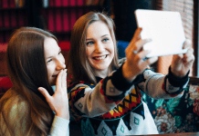 La autoestima de la selfie: las niñas distorsionan su apariencia virtual a nivel global por las presiones que existe en las redes sociales