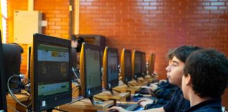 Estudiantes se educarán sobre ciudadanía digital mientras aprenden a programar