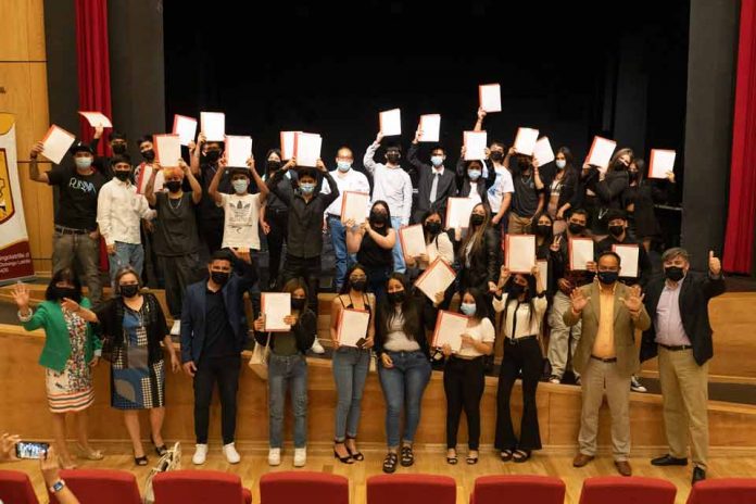 Estudiantes de Tocopilla cierran con éxito programa de formación complementaria