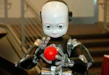 Primer robot humanoide en América Latina llega a la USM Primer robot humanoide en América Latina llega a la USM