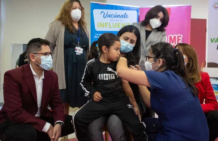 Subsecretarios de Redes Asistenciales y de Educación Parvularia reiteran el llamado a vacunarse y prevenir enfermedades respiratorias durante este invierno