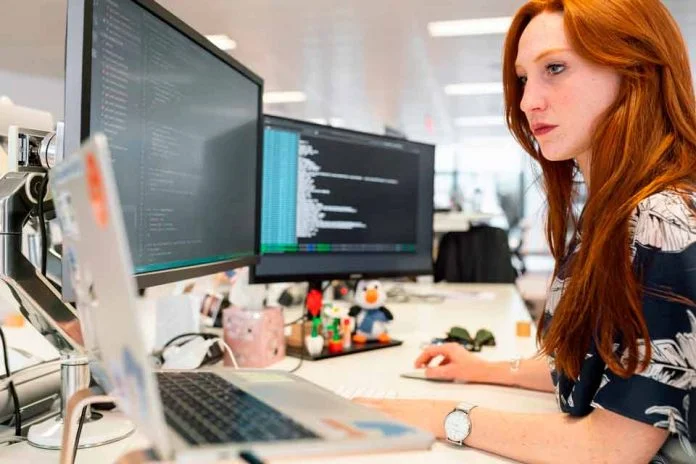 Lanzan programa educacional gratuito para formar profesores de programación en Antofagasta Lanzan programa educacional gratuito para formar profesores de programación en Antofagasta