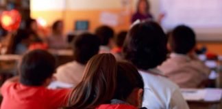 Más de 50 mil estudiantes se desvincularon del sistema educativo en 2021 Ministro de Educación se reúne con sostenedores y convoca a un esfuerzo colectivo