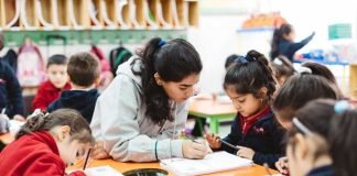 Un 10,7% de los docentes novatos ha desertado tras su primer año de ejercicio en aula