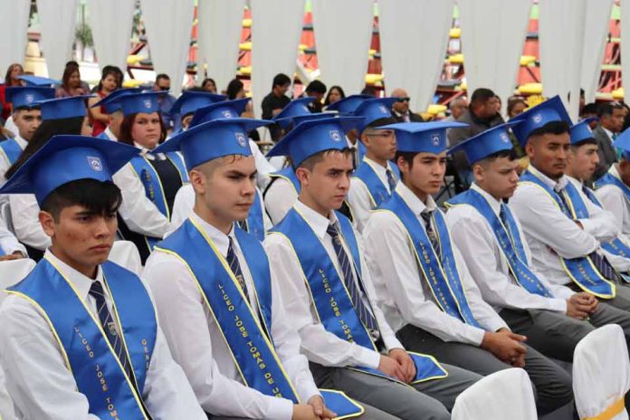 Liceo Industrial José Tomás de Urmeneta licenció a 78 nuevos técnicos profesionales