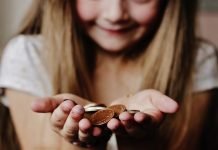 Cómo enseñarles educación financiera a niños y niñas en vacaciones Cómo enseñarles educación financiera a niños y niñas en vacaciones