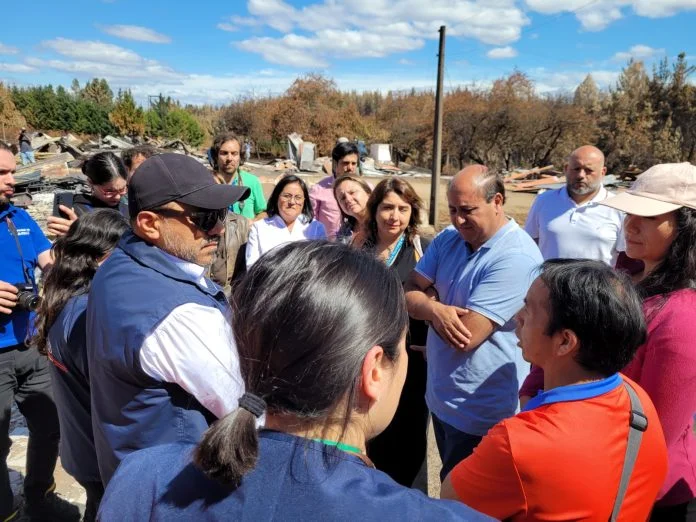 Ministro de Educación confirma apoyo para inicio de clases en escuelas siniestradas de La Araucanía Ministro de Educación confirma apoyo para inicio de clases en escuelas siniestradas de La Araucanía