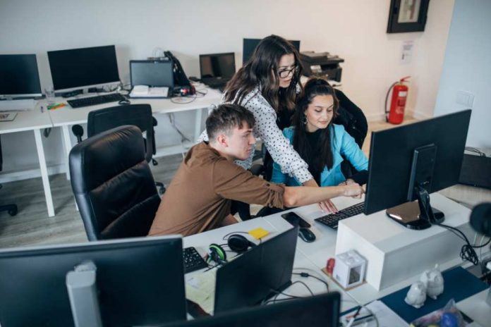 CHUBB Y DIGITAL HOUSE APUESTAN POR DESARROLLAR TALENTOS DIGITALES CON BECAS PARA PROGRAMADORES EN AMÉRICA LATINA CHUBB Y DIGITAL HOUSE APUESTAN POR DESARROLLAR TALENTOS DIGITALES CON BECAS PARA PROGRAMADORES EN AMÉRICA LATINA