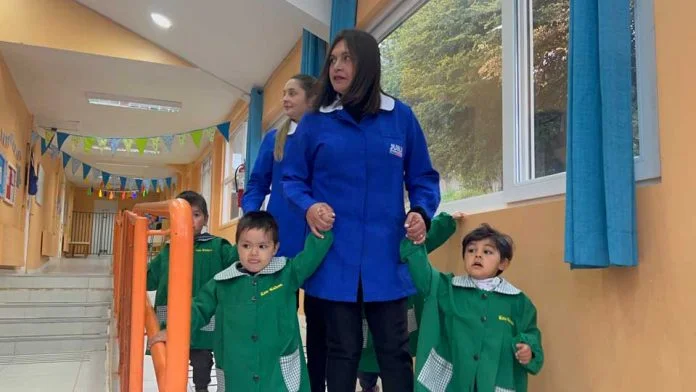 Diccionario de lenguas originarias se entregará en todos los jardines Junji de la región de Aysén  