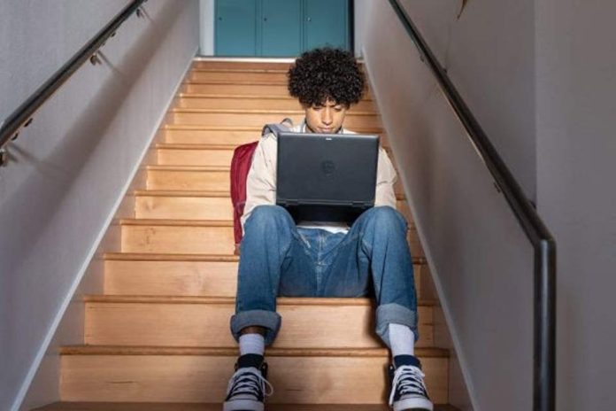 Una nueva investigación global de Microsoft muestra los riesgos en línea y el valor de las herramientas de seguridad para mantener a los niños a salvo en el entorno digital Una nueva investigación global de Microsoft muestra los riesgos en línea y el valor de las herramientas de seguridad para mantener a los niños a salvo en el entorno digital
