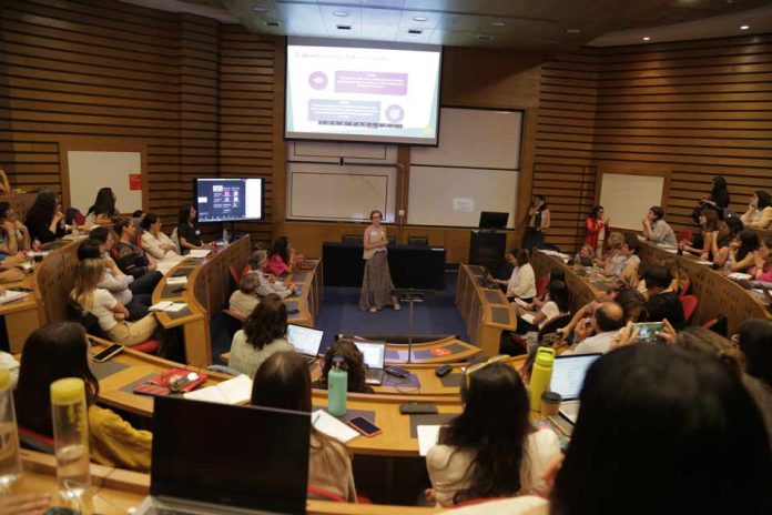 Más de 100 organizaciones junto al Mineduc trabajan para enfrentar el rezago lector