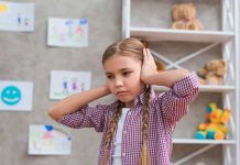 Salud y prevención en el aula: Disminución auditiva: Principales alertas en niños, jóvenes y docentes