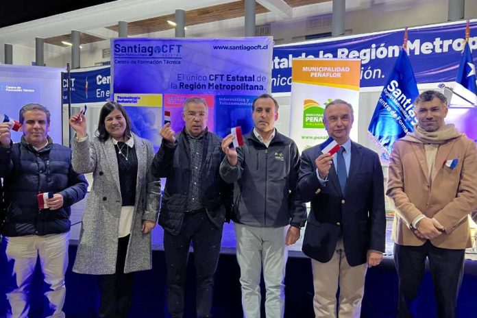 Centro de Formación Técnica de Santiago inauguró su nueva sede en Peñaflor