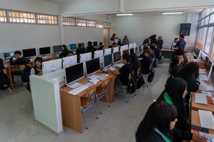 Código Futuro inicia segunda versión con inauguración de modernos laboratorios de computación Código Futuro inicia segunda versión con inauguración de modernos laboratorios de computación