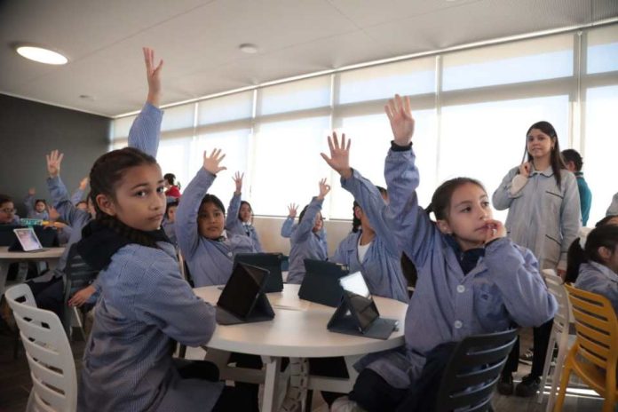SUBTEL inaugura campus virtual de Fundación Telefónica Movistar que beneficiará a 15 mil niñas y niños de todo el país SUBTEL inaugura campus virtual de Fundación Telefónica Movistar que beneficiará a 15 mil niñas y niños de todo el país