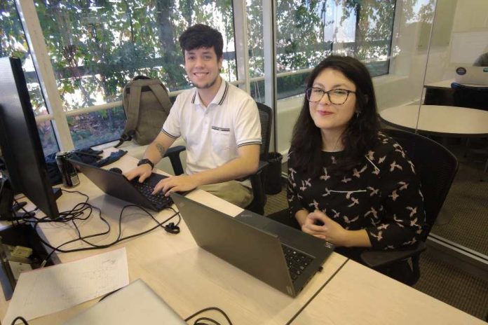 Amplían plazo de postulaciones: jóvenes accederán a bootcamps gratuitos y online en TI