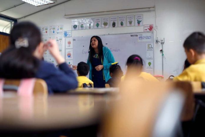 Cámara de Diputadas y Diputados aprobó el proyecto de ley que consolida un sistema único de Evaluación Docente Cámara de Diputadas y Diputados aprobó el proyecto de ley que consolida un sistema único de Evaluación Docente