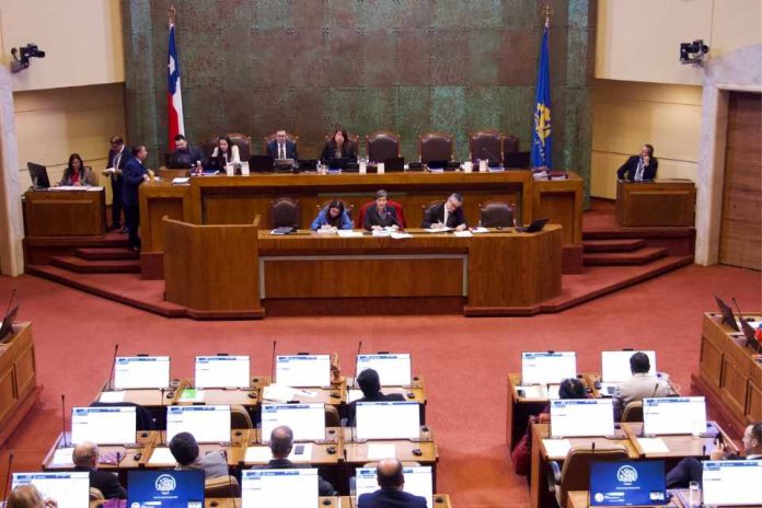 Ministra de Salud anuncia uso obligatorio de mascarilla en establecimientos escolares para mayores de 5 años Ministra de Salud anuncia uso obligatorio de mascarilla en establecimientos escolares para mayores de 5 años