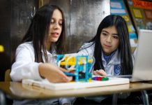 Programación e inteligencia artificial en las aulas Mineduc y Subtel anuncian revisión curricular con foco en educación digital