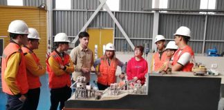 Estudiantes participan de talleres de robótica, teleoperación y realidad virtual en el marco de Programa Código Futuro 2023 talleres de robótica