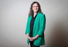 Estudio analizó la situación actual de los intérpretes en lengua de señas en el contexto escolar chileno en las regiones Metropolitana y de Valparaíso