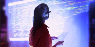 Lenovo presenta nuevas soluciones de gestión de datos para mejorar la analítica empresarial y la eficiencia operativa con información más rápida, mayor rendimiento y capacidades de nube híbrida mejoradas. 