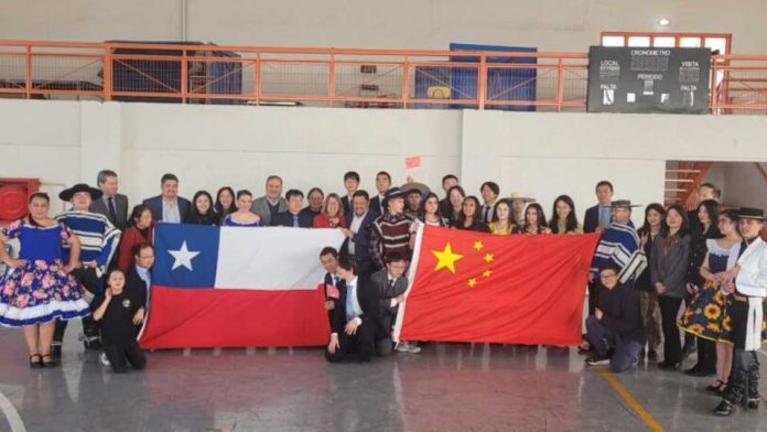 Delegación de importante universidad China visitó colegio de El Bosque (1) Delegación de importante universidad China visitó colegio de El Bosque