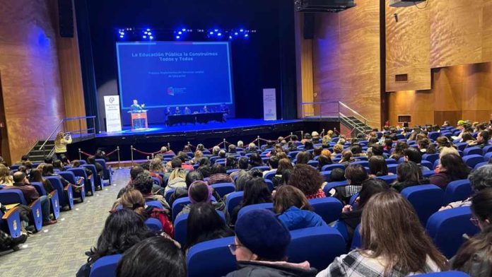 Director nacional de educación pública participa en asamblea informativa sobre el proceso de instalación del Slep valle Diguillín Director nacional de educación pública participa en asamblea informativa sobre el proceso de instalación del Slep valle Diguillín