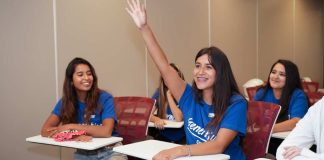 Generation Chile formó alianza con Políglota en beneficio de sus estudiantes