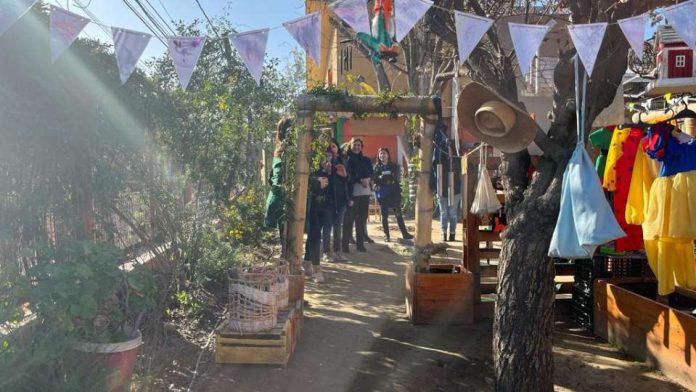 Jardín infantil El Naranjito de La Florida, sello al aire libre
