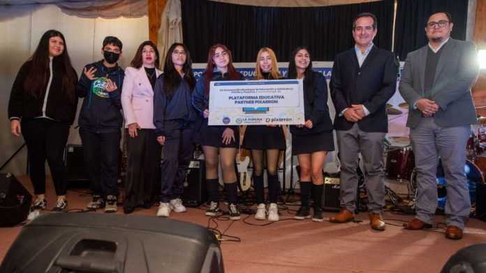 Liceos de La Florida trazan su futuro con plataforma tecnológica Liceos de La Florida trazan su futuro con plataforma tecnológica