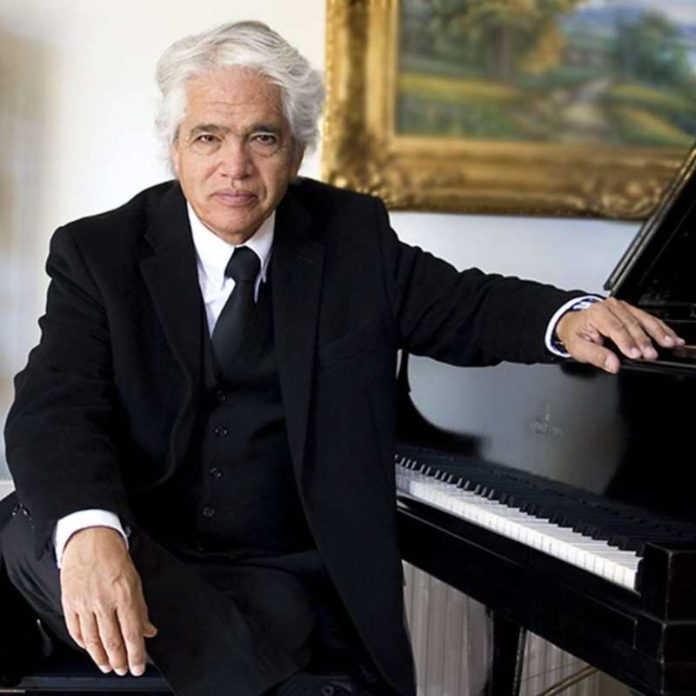 Roberto Bravo vuelve a Valparaíso con Música y Poesía Latinoamericana Roberto Bravo vuelve a Valparaíso con Música y Poesía Latinoamericana