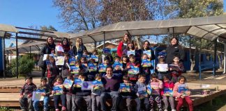 SERC Chile entrega donación de libros de educación científica a Liceo Bollenar de Melipilla