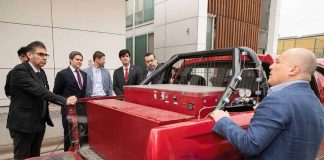 USM presentó camioneta eléctrica impulsada con hidrogeno verde