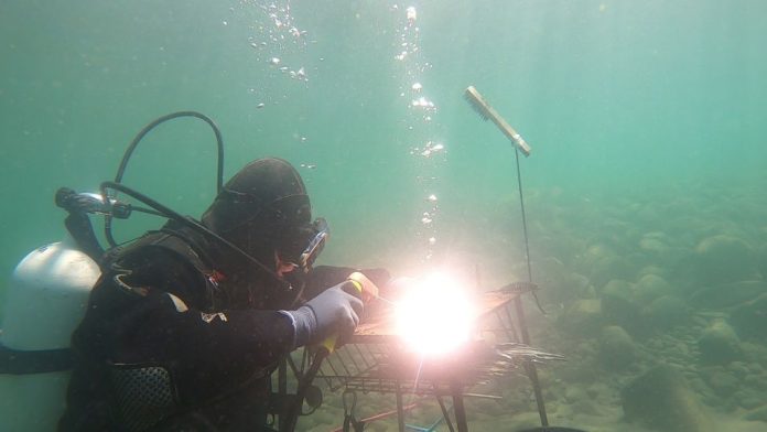 La primera escuela itinerante de soldadura submarina abre sus puertas en Chile