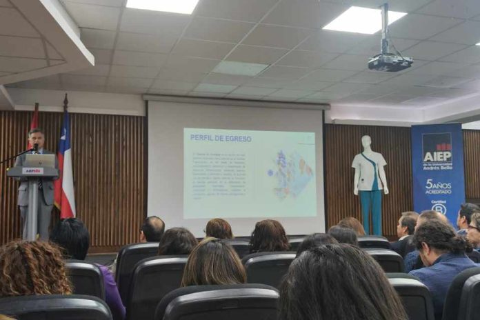 AIEP lanzó su nueva carrera de Técnico en Farmacia para las sedes de Santiago, Rancagua y Temuco AIEP lanzó su nueva carrera de Técnico en Farmacia para las sedes de Santiago, Rancagua y Temuco