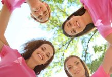 Amistad en rosa: 9 consejos para acompañar a alguien con cáncer de mama