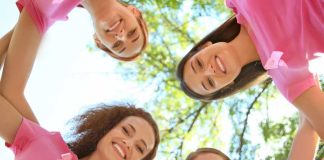 Amistad en rosa: 9 consejos para acompañar a alguien con cáncer de mama