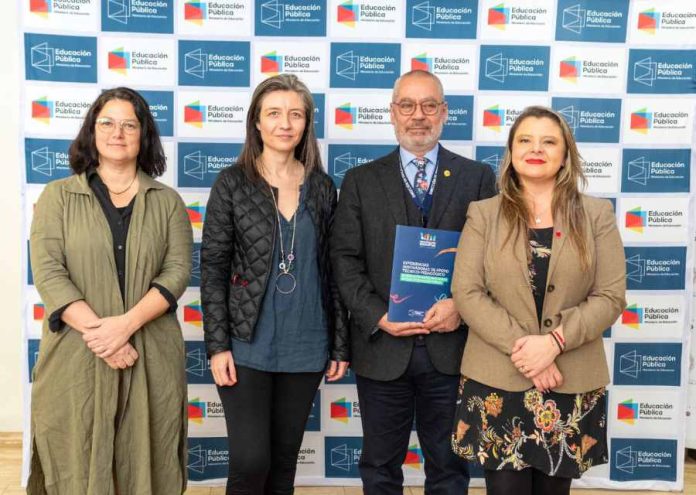 Dirección de educación pública comparte prácticas innovadoras para la mejora en la educación parvularia en reciente libro