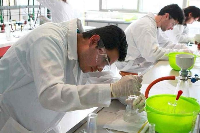 Facultad de Química de la PUC realiza primera feria profesional para estudiante