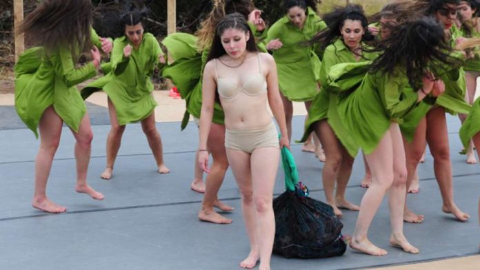 Invitan a toda la comunidad a la inauguración del Seminario “Poéticas de las memorias. Prácticas del cuerpo y de la danza en Chile (1970 – 2022)” Invitan a toda la comunidad a la inauguración del Seminario “Poéticas de las memorias. Prácticas del cuerpo y de la danza en Chile (1970 – 2022)”