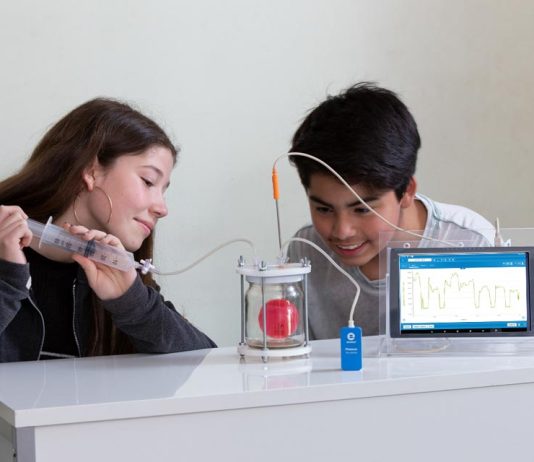 Liceo ovallino contará con nuevo software promete transformar el modelo de enseñanza-aprendizaje de las ciencias