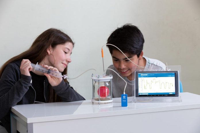 Liceo ovallino contará con nuevo software promete transformar el modelo de enseñanza-aprendizaje de las ciencias Liceo ovallino contará con nuevo software promete transformar el modelo de enseñanza-aprendizaje de las ciencias