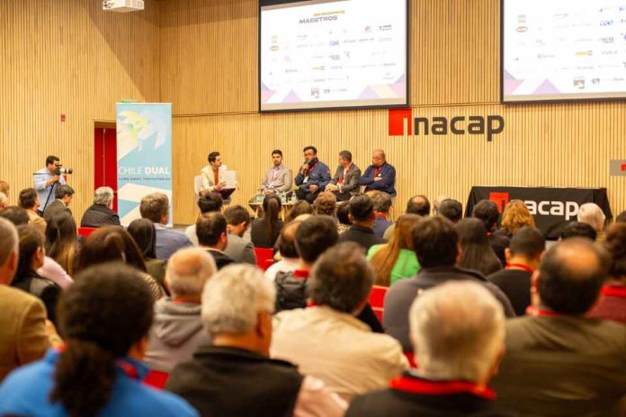 Más de 50 empresas se congregaron para reconocer el trabajo de los Maestros Guía de la educación media técnico profesional  Más de 50 empresas se congregaron para reconocer el trabajo de los Maestros Guía de la educación media técnico profesional