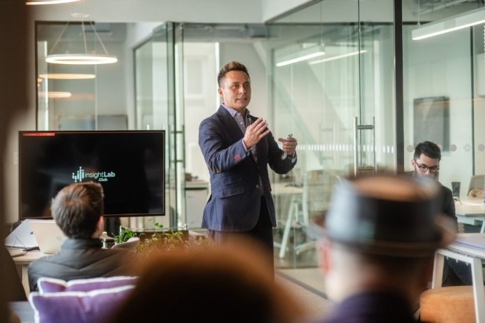 Pensamiento analítico-crítico e inteligencia emocional serán clave para los profesionales del futuro