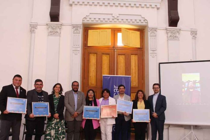 Por primera vez una docente chilena está entre los 10 mejores profesores del mundo