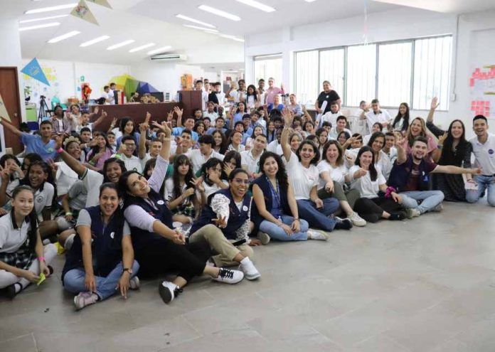 Premio de talento digital escolar suma más de 950 estudiantes de Chile y Latam a la Generación de Creadores 