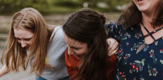 Conductas de riesgo en adolescentes aumentan en las vacaciones