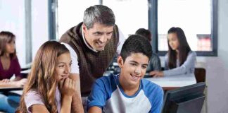 Encuesta UDD: 64% de los apoderados piensa que los profesores tienen pocas competencias digitales para promover habilidades tecnológicas