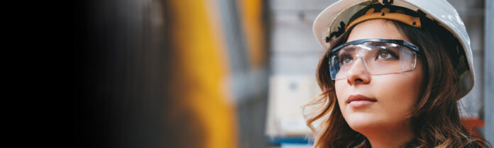 Al mando desde la línea de producción: Mujeres que transforman los centros de datos Al mando desde la línea de producción: Mujeres que transforman los centros de datos